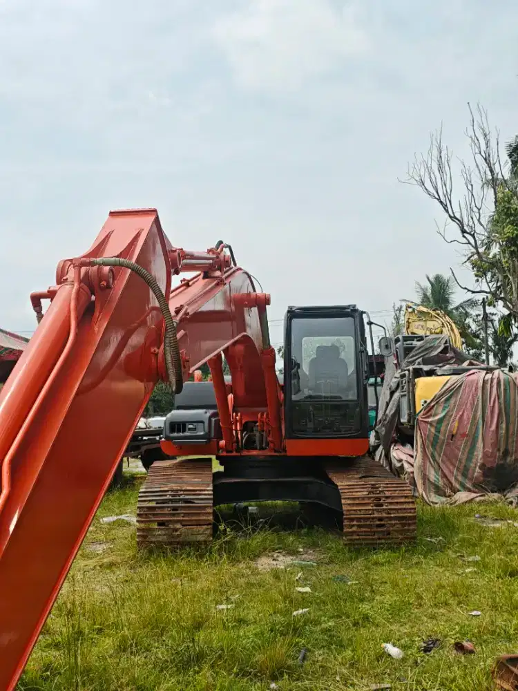 DIJUAL EXCAVATOR HITACHI ZAXIS 200 210