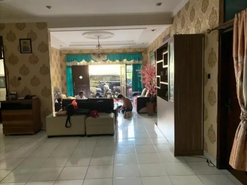 Dijual Rumah Tanjung Duren 2 Lantai Siap Huni di Jakarta Barat