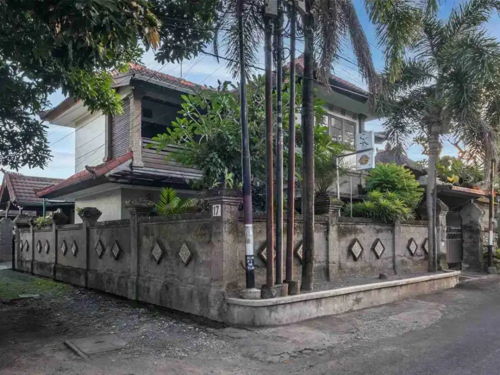 For sale rumah 300m2 2 lantai jaya giri renon 5KT+3KM Garasi 3 mobil 4,6M