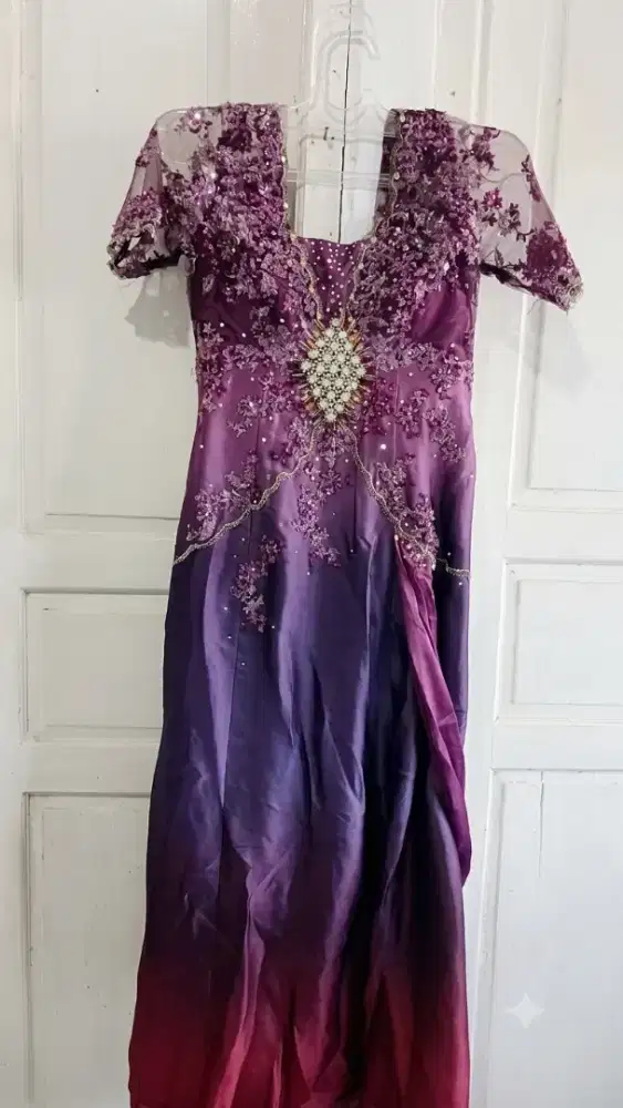 Preloved dress pesta buatan taylor