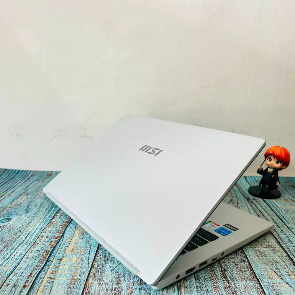 MSI MODERN 14 C12MO // CORE i5 // SSD 512GB // INTEL IRIS