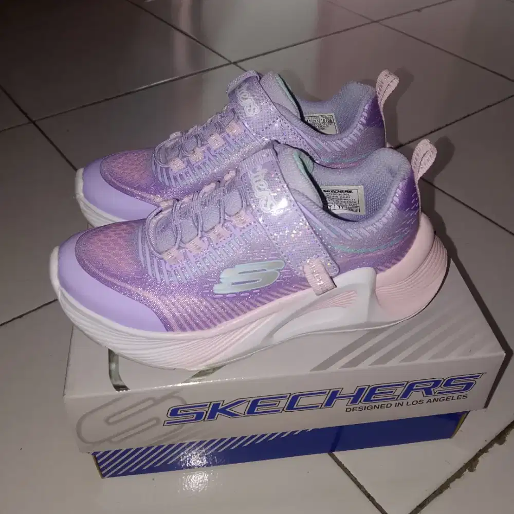 SEPATU ANAK PEREMPUAN MEREK SKECHERS