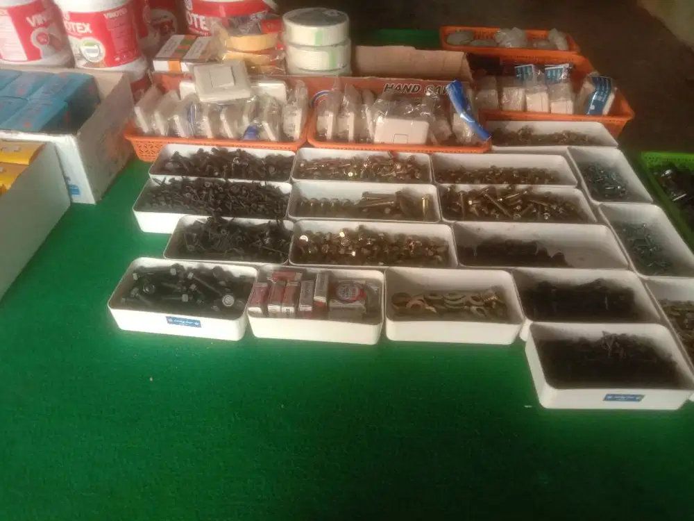 Cuci gudang peralatan bahan bangunan dan listrik
