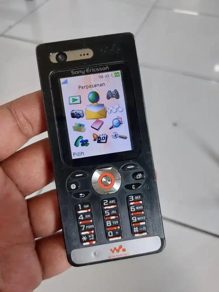Sony Ericsson W880i