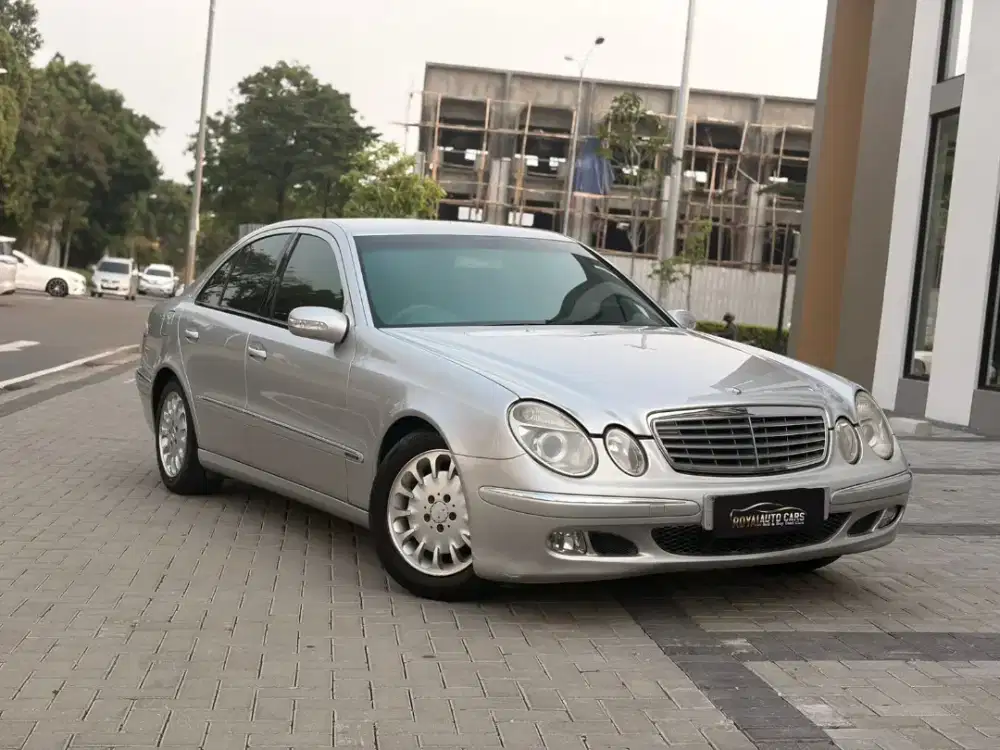 UNIT ANTIK!!! Mercedes-Benz E260 AT 2003
