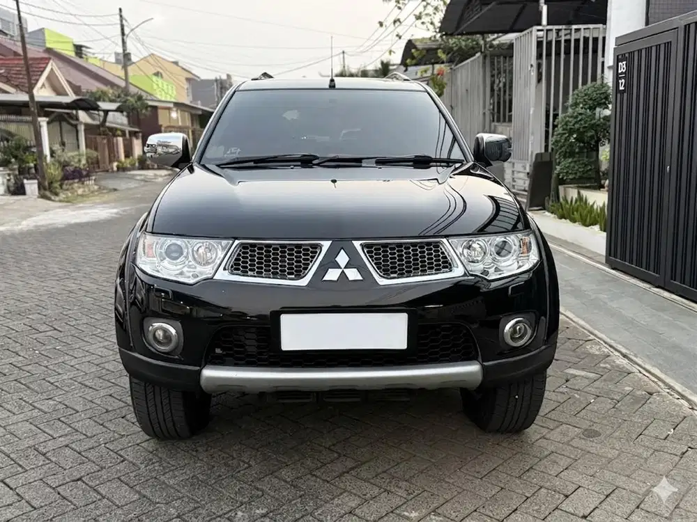 Mitsubishi Pajero Sport Dakar 2.5 Matic Diesel Th 2013 / 2012 Hitam