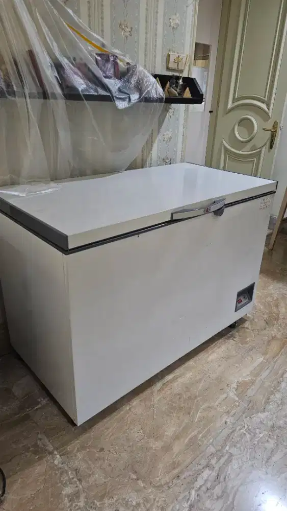 Dijual cepat Freezer GEA AB 396 TX