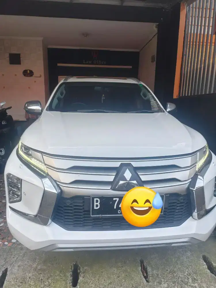 Pajero sport Dakar 2.4 AT tahun 2021 putih