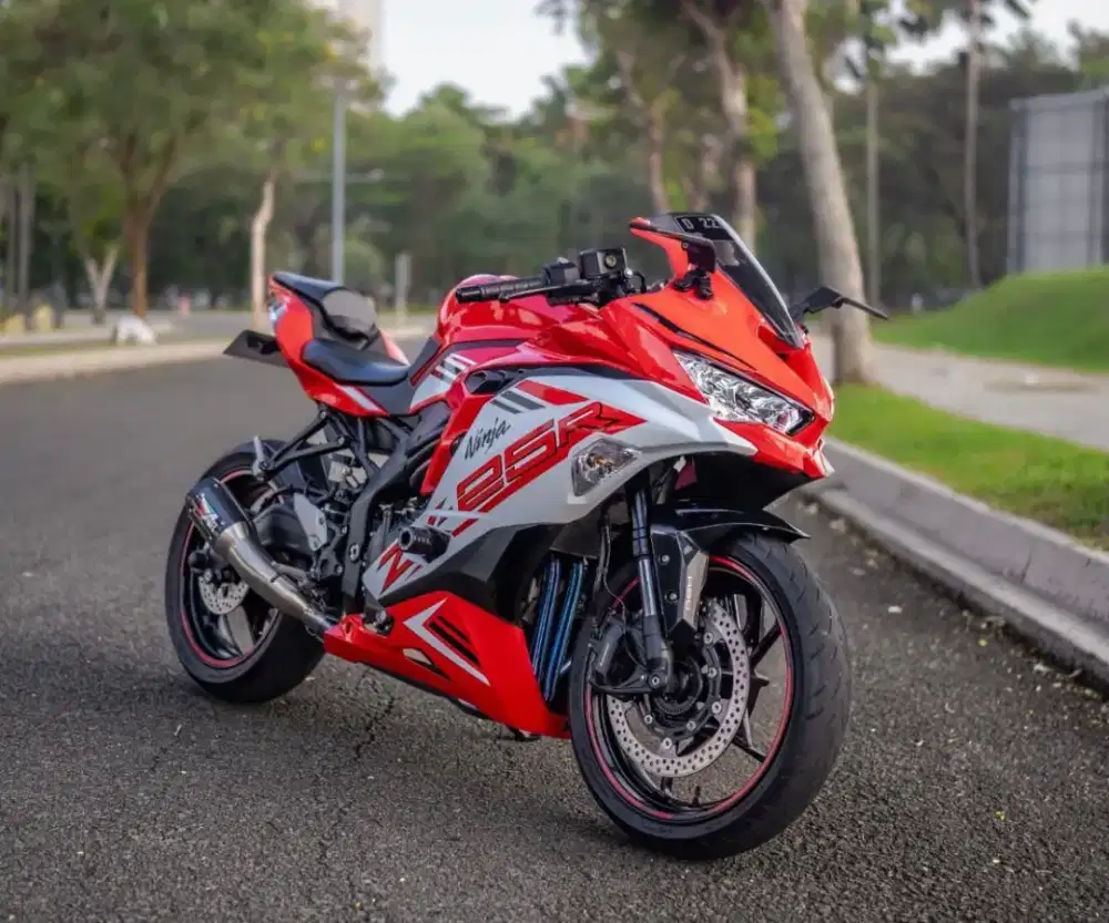 Ninjia kawasaki Zx25R
Merah Putih Limited edition