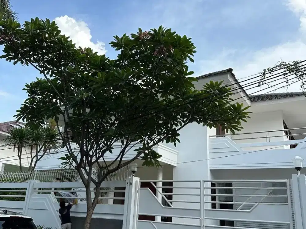 RUMAH MEWAH PRIVATE POOL MURAH DI PERMATA HIJAU KEBAYORAN