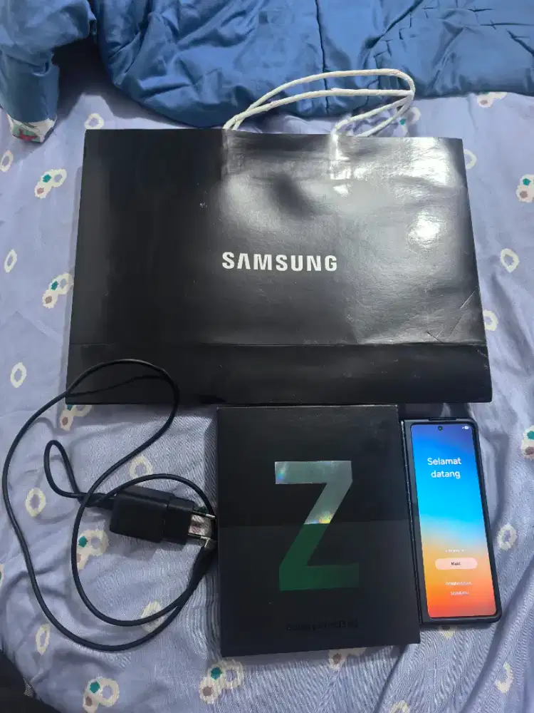 Samsung ZFold 3 5G 256/12 Fullset Resmi Sein