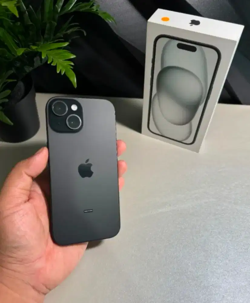 iPhone 15 128 black ibox garansi aktif fullset