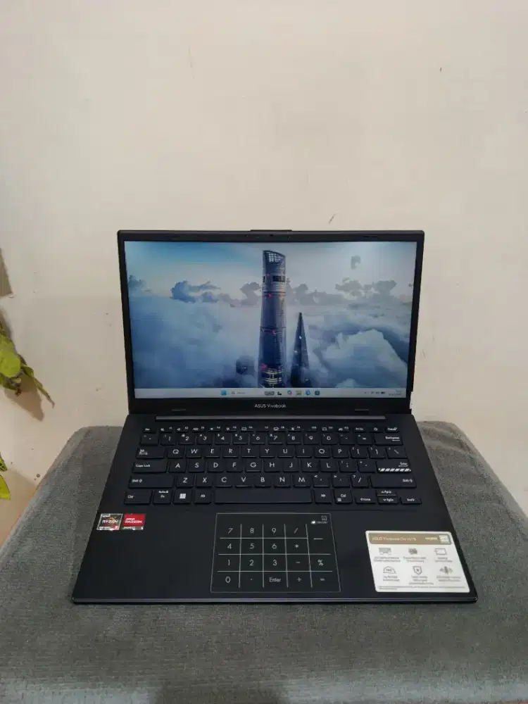 Laptop Asus Vivobook E1404FA