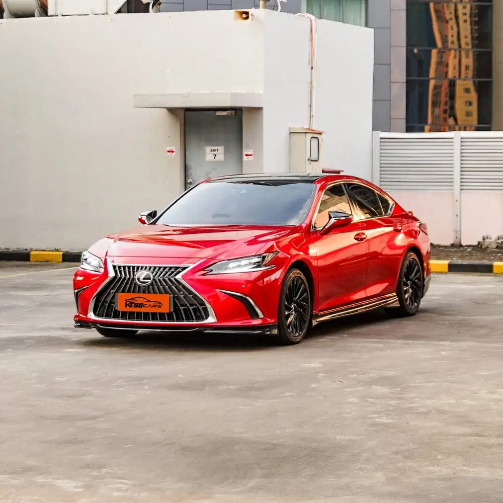 Lexus Es300H Hybrid Ultra Luxury 2023 pakai 2024