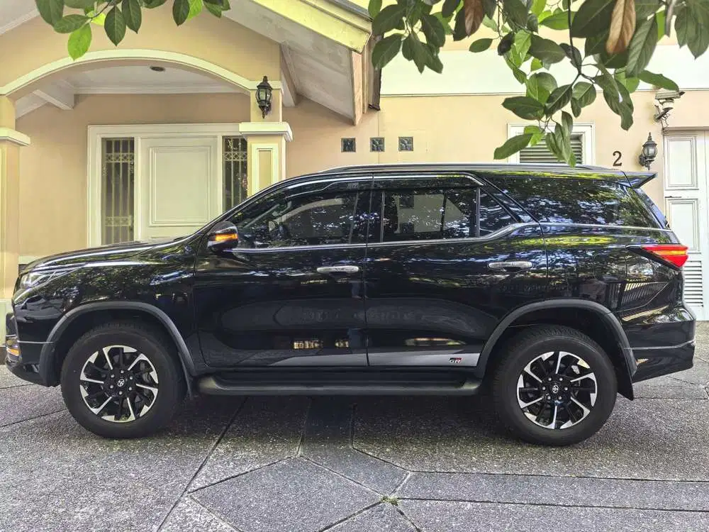 (lowkm) VRZ GR Sport 2800cc 2022 black setangan
