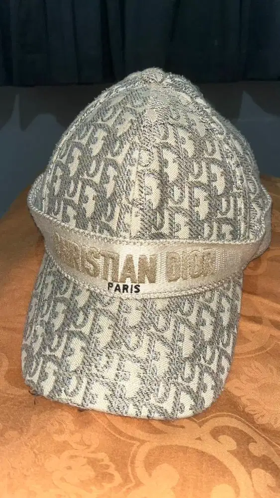 jual topi Dior size S fit to XL bisa di Adjust