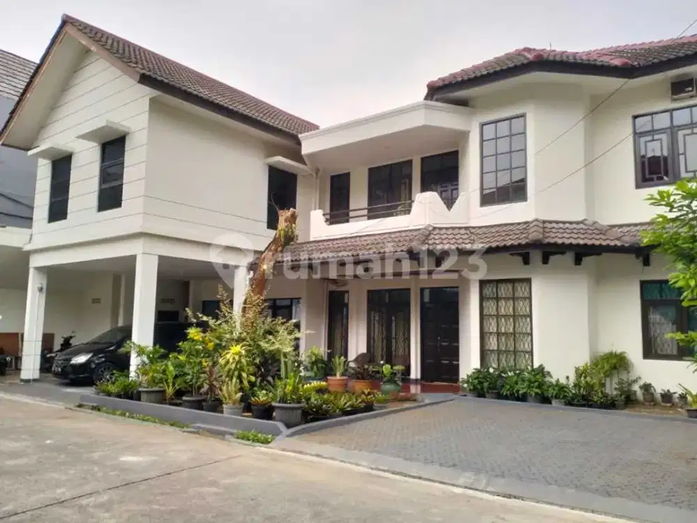 Rumah Mewah 2 Lantai dengan Kolam Renang di Andara – 660 m², Lokasi Strategis Dekat Tol!