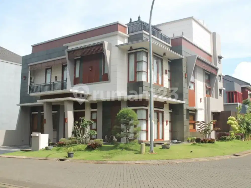 Rumah Vila Hook 3 Lantai Dengan Home Theater Dan Area Terbuka View Taman Di Bsd