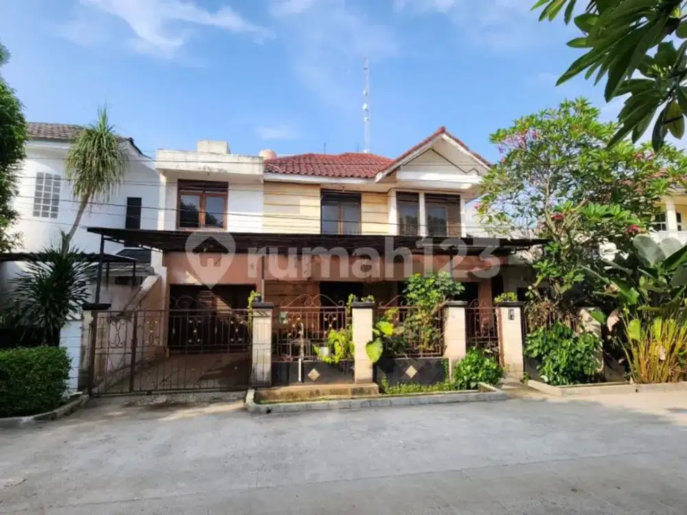 Rumah Tingkat 2,5 lantai di pondok cabe, lokasi sangat strategis