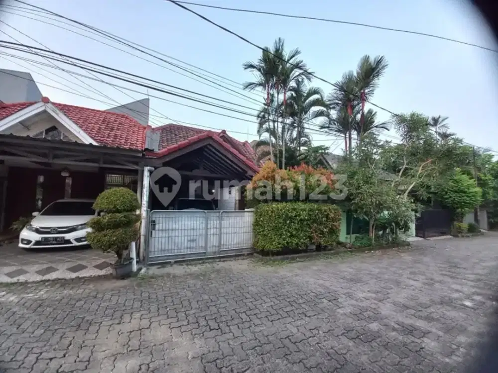 Rumah Dijual di Villa Gunung Lestari Tangerang Selatan, Wnti & Tat