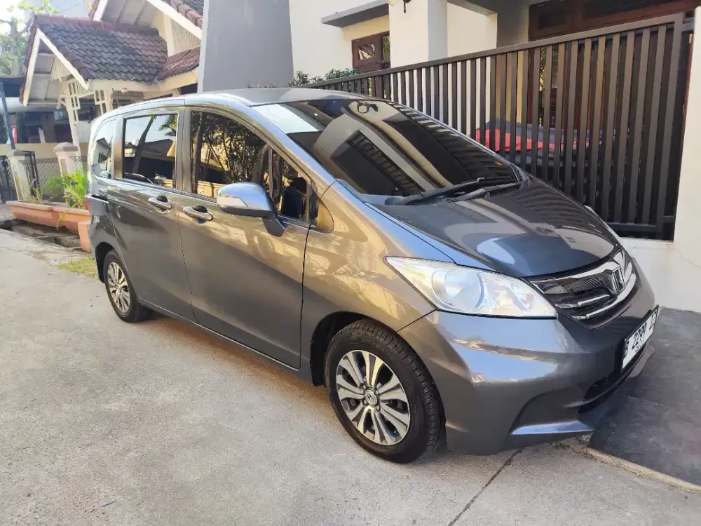 Dijual HONDA FREED SD tahun 2013