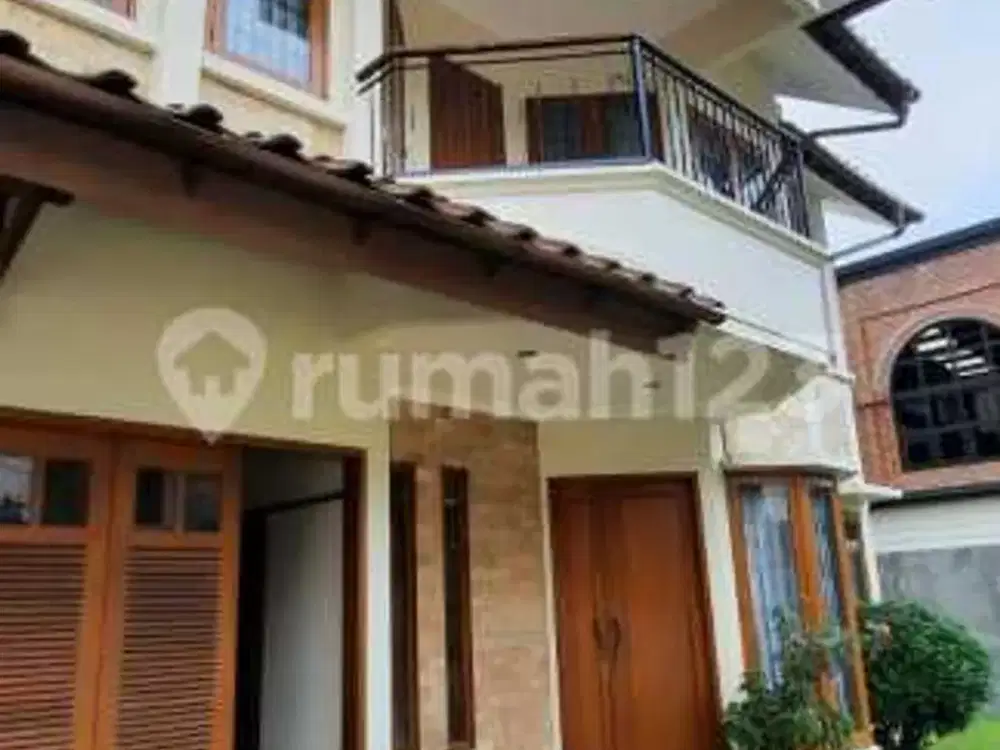 Rumah Mewah 2Lantai SHM Bebas Banjir di Lebakbulus Jakarta Selatan