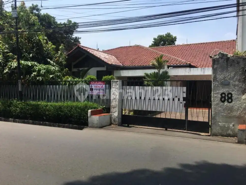 Rumah cantik asri dan bagus daerah kemang