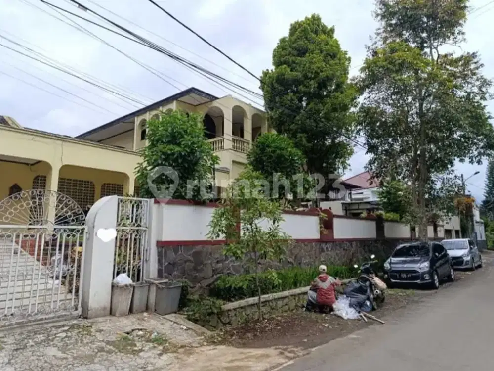 Rumah Mewah 5+1 Kamar Tidur, Taman Luas, Lokasi Strategis di Setrasari Bandung – Harga 21 Miliar, LNK