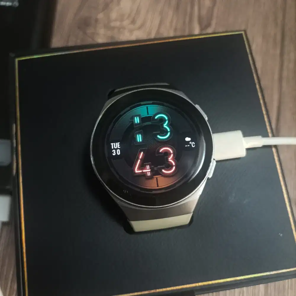 Huawei watch gt2e silver full set original bekas