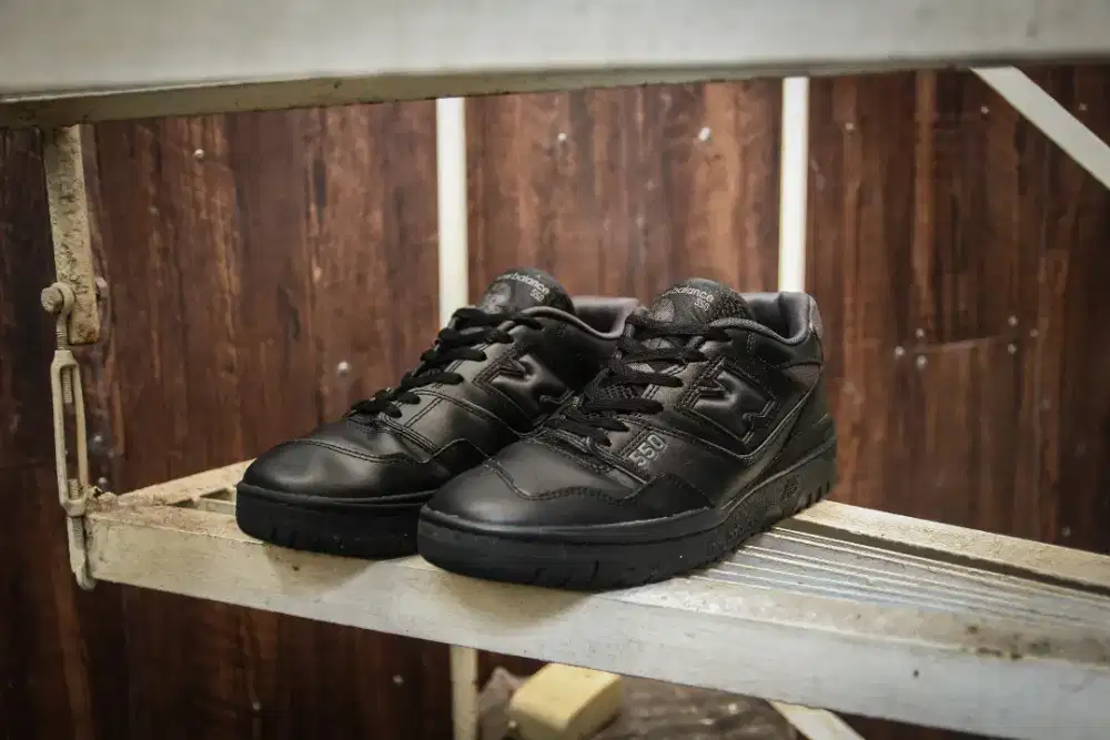 New Balance 550 Triple Black, EU 44, Kondisi 90%
