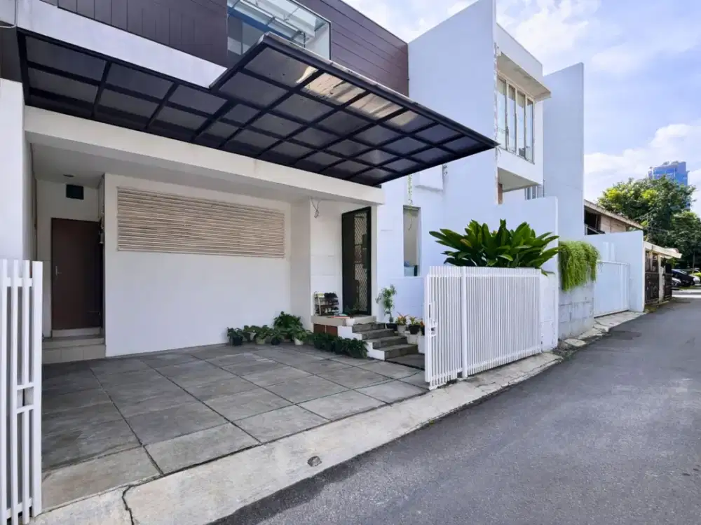 DEKAT DENGAN ECO PARK, TINGGAL BAWA KOPER AJA PINDAH KE RUMAH INI DI TEBET