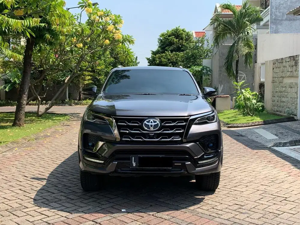 Toyota Fortuner 2.8 GR Sport Diesel Matic 2022 Grey Facelift Plat L