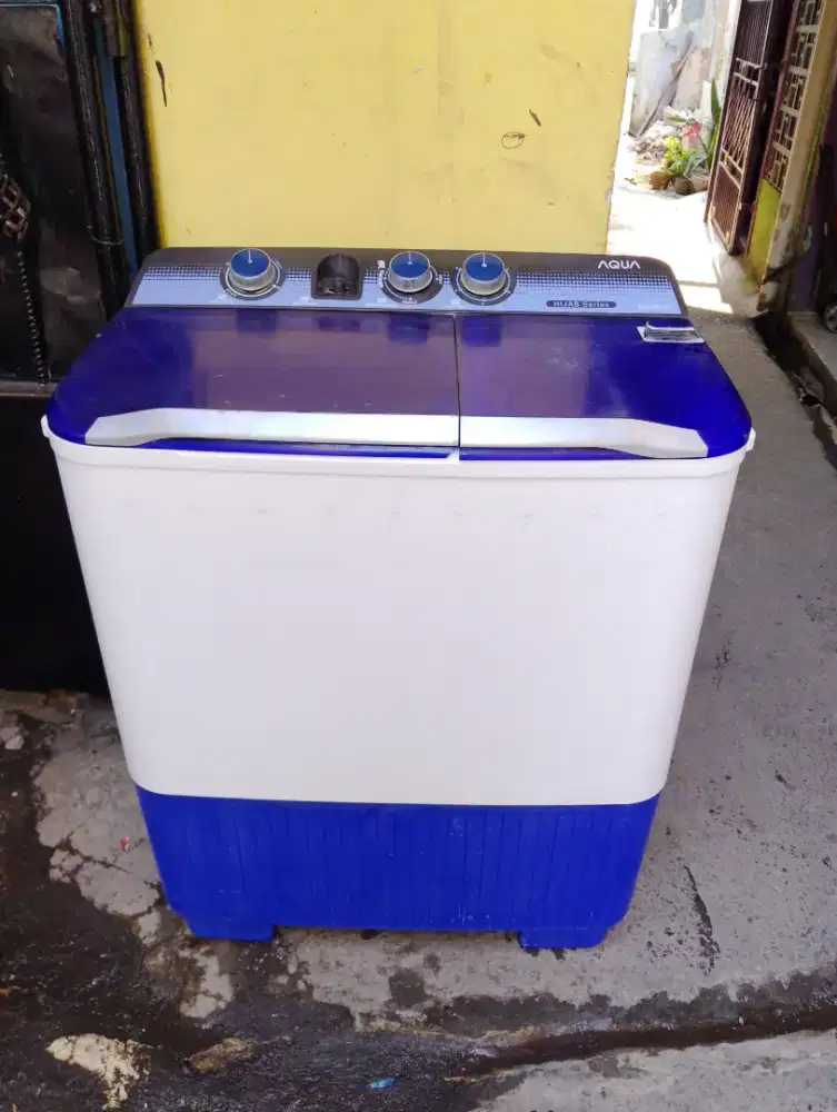 Mesin cuci Aqua 9kg