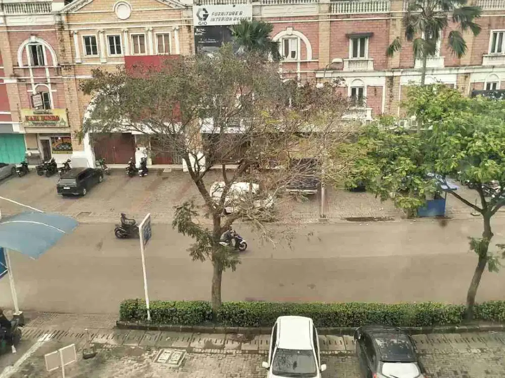 Ruko 3 Lantai hadap jalan siap buka usaha