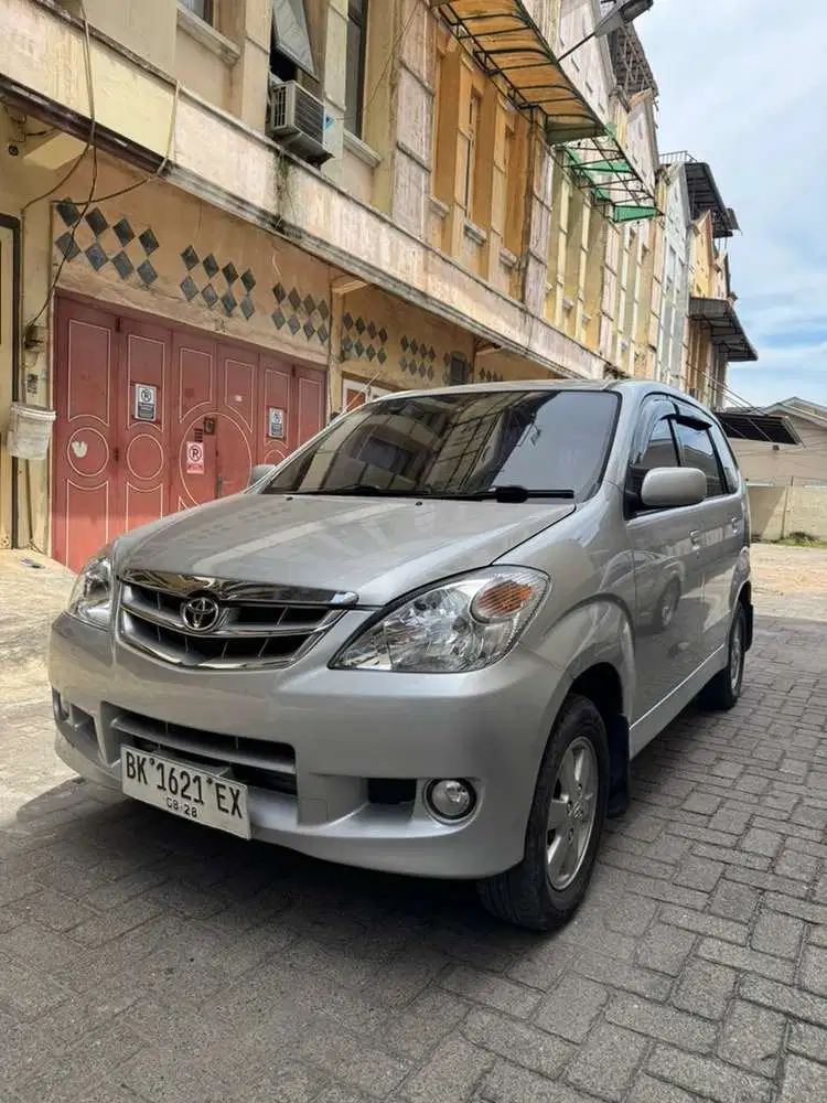 Toyota Avanza 2004 Bensin