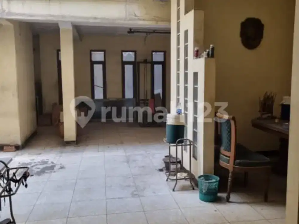 Rumah Besar Strategis Tengah Kota Sayap Bkr Buahbatu