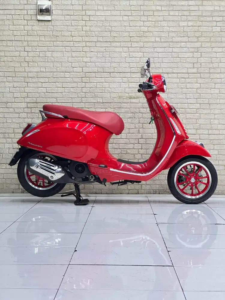 KM 300 ‼️Vespa Primavera RED EDITION 2020. DANNY Mustika Sulfat