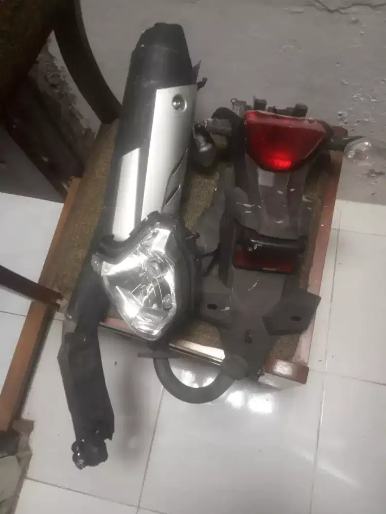 Knalpot & Lampu CRF 150 Ori copotan