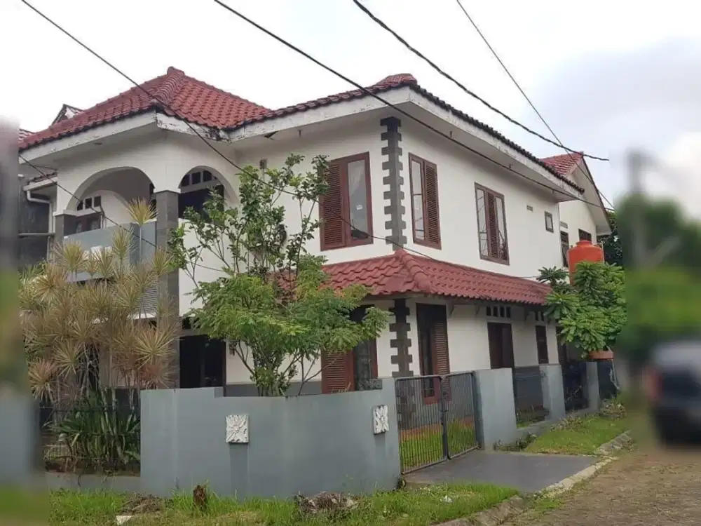 Dijual Rumah 2 Lantai SHM di Villa Bintaro Tangerang