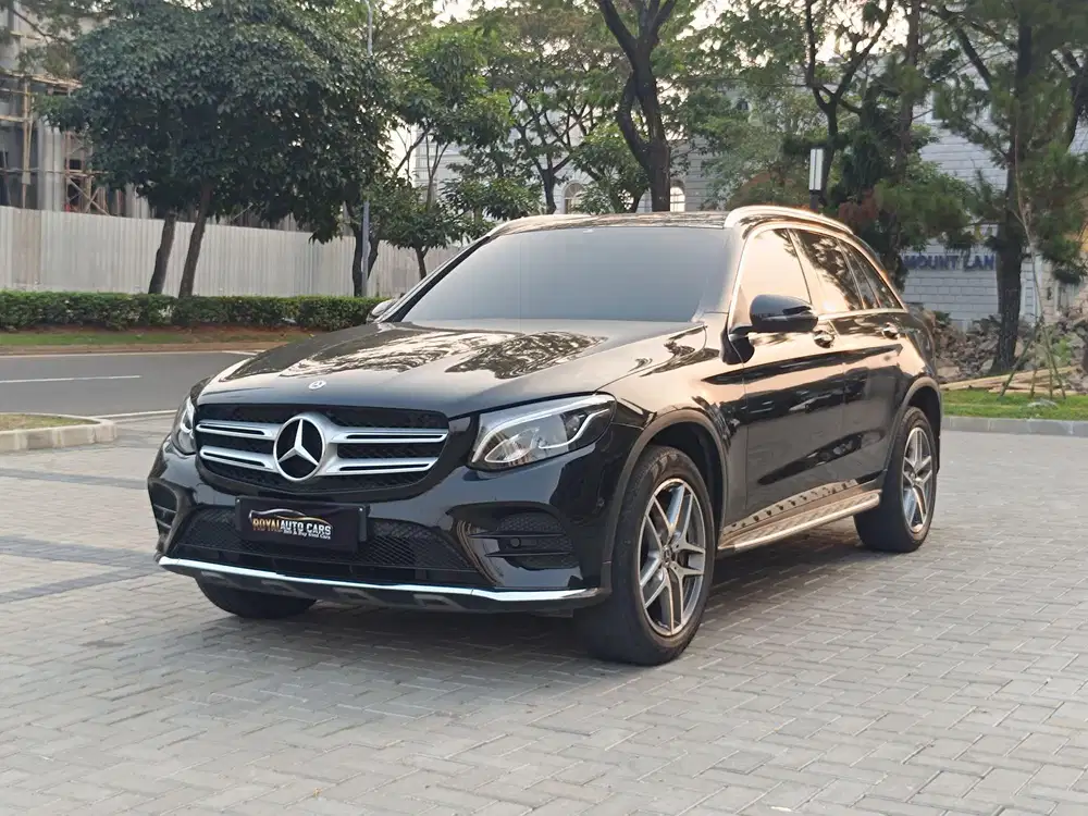 LOWKM SERVICE REC! Mercedes-Benz GLC200 2.0 AMG Panoramic Sunroof 2019