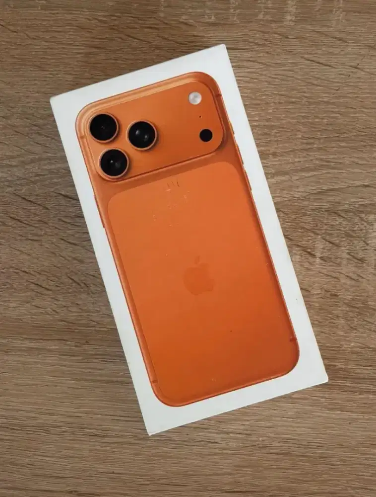 iPhone 17 Pro 1Tb Cosmic orange limited