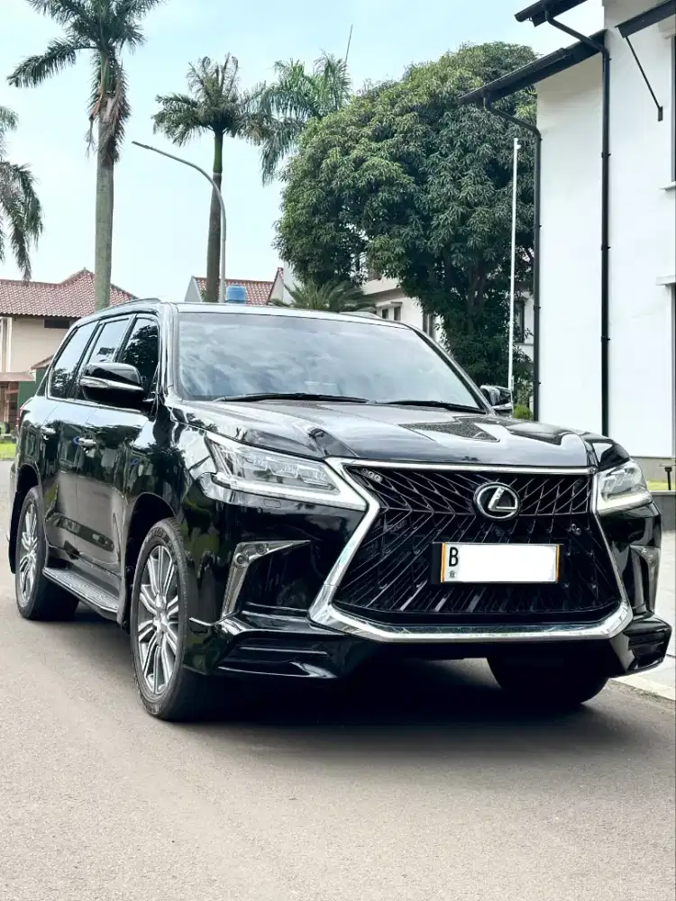LEXUS LX570 FSport 2018 V8 5.7L Full Spec! V8 TERMURAH SE INDONESIA!