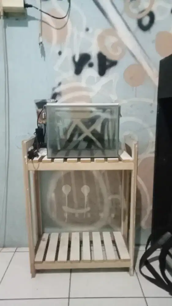 AQUARIUM 1SET BESERTA MEJA