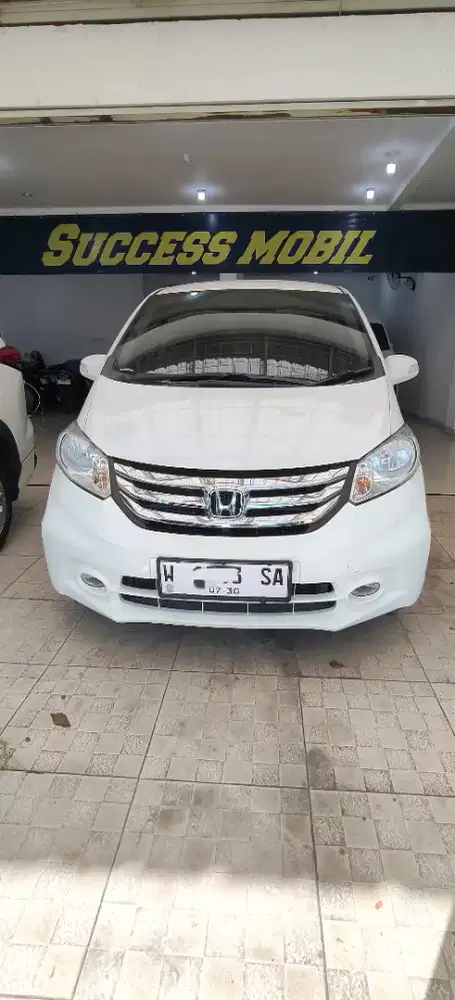 FREED E MATIC 2015 SUPER ISTIMEWA