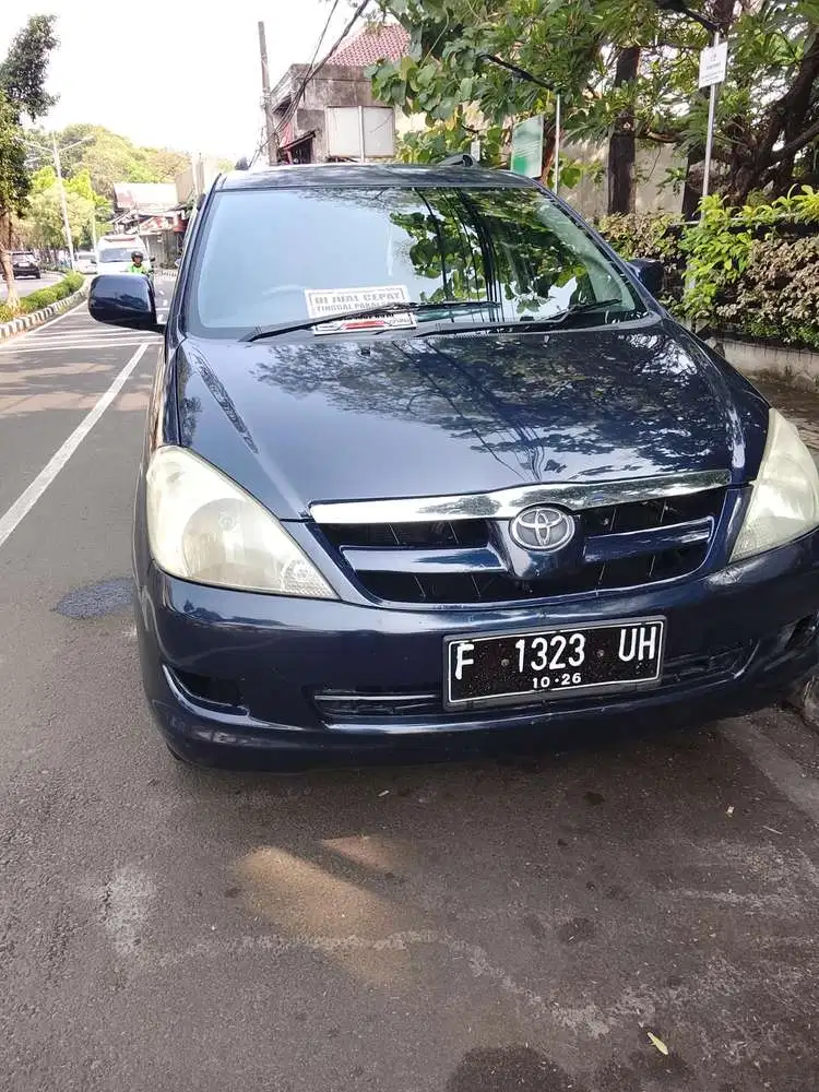 Toyota Kijang Innova 2004 Bensin