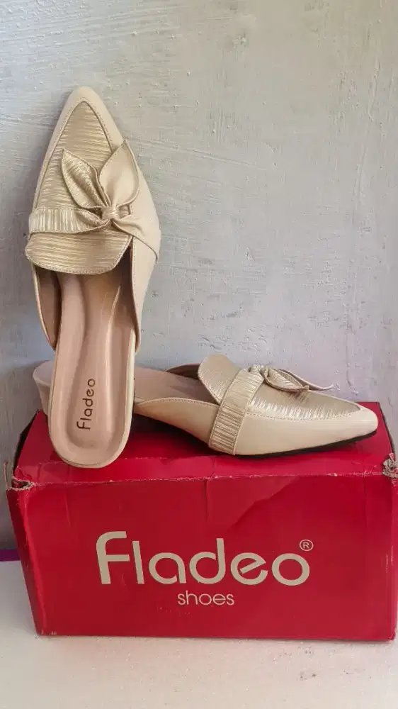 Sepatu dan tas wanita