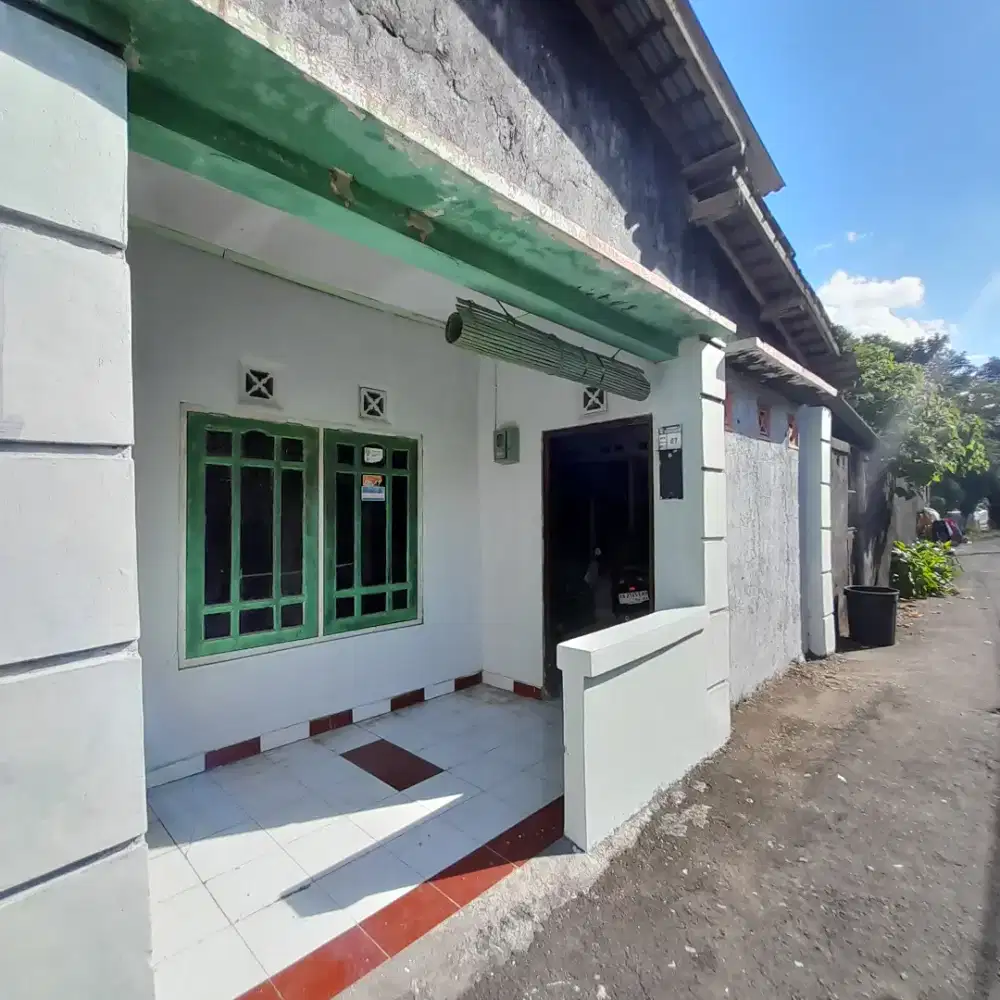 KONTRAKAN
RUMAH PLOSOKUNING MANUKAN