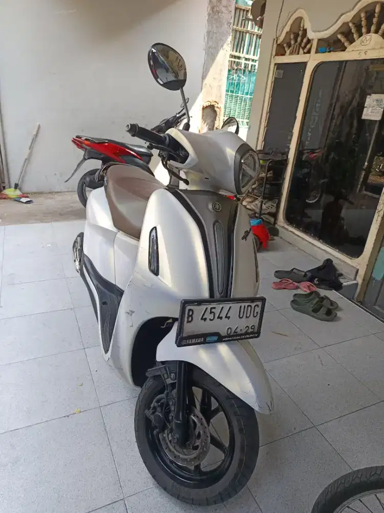`Yamaha Grand Filano Lux 2024 KM 38rb Hybrid Connected Harga Nego