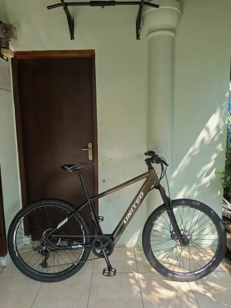 Sepeda mtb e-bike united manrola size m 27.5er GOOD CONDITION