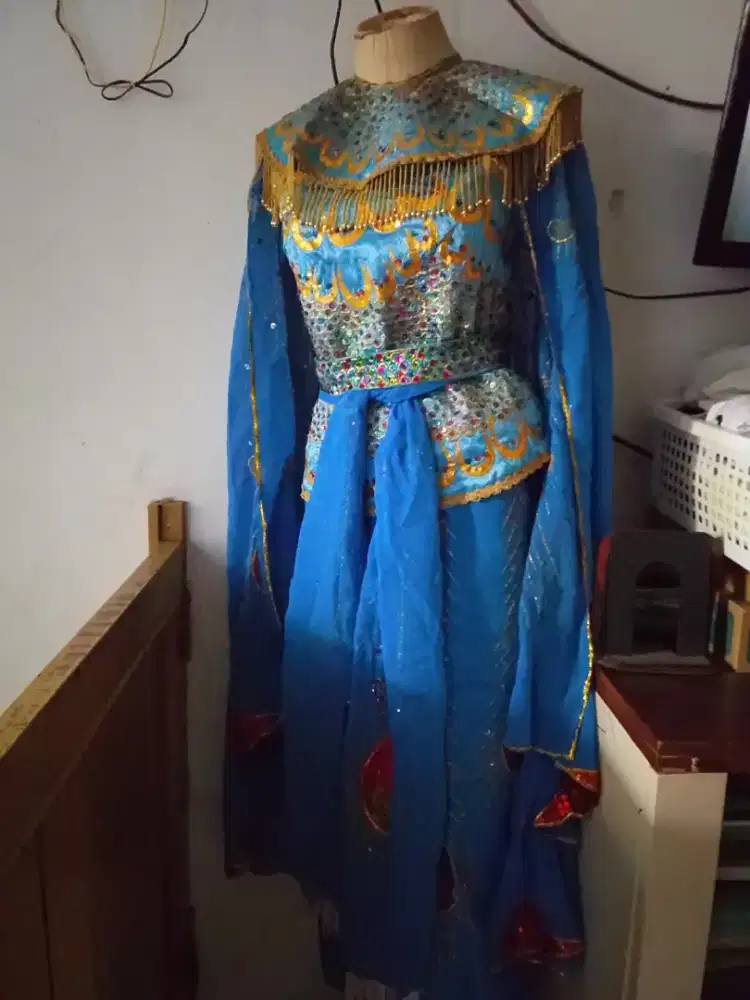 Kostum merak dewasa